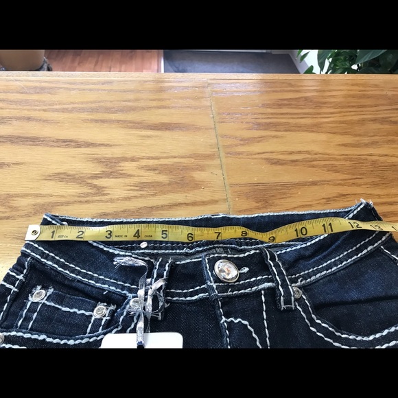 CLOSET CLEAR OUT! Sassy Rose Embellished Jeans - Picture 5 of 7